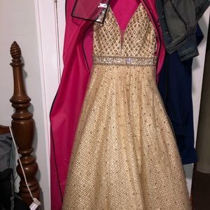 Beautiful Gold prom dress